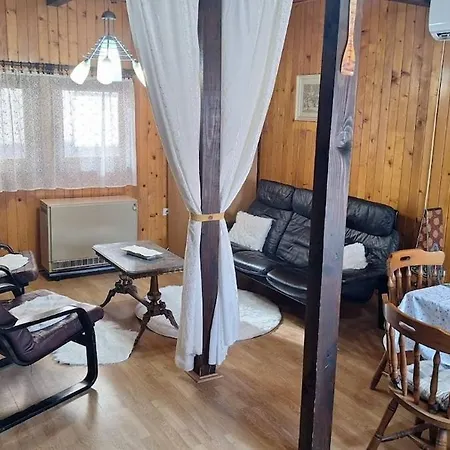 Wooden House Ada ベオグラード
