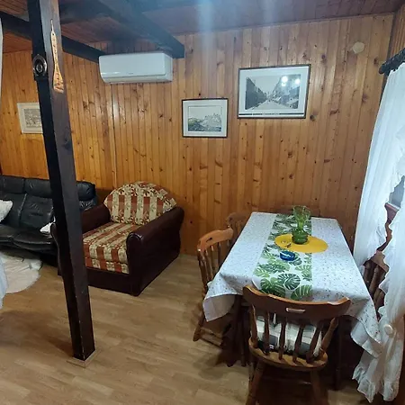 Wooden House Ada 別荘 ベオグラード